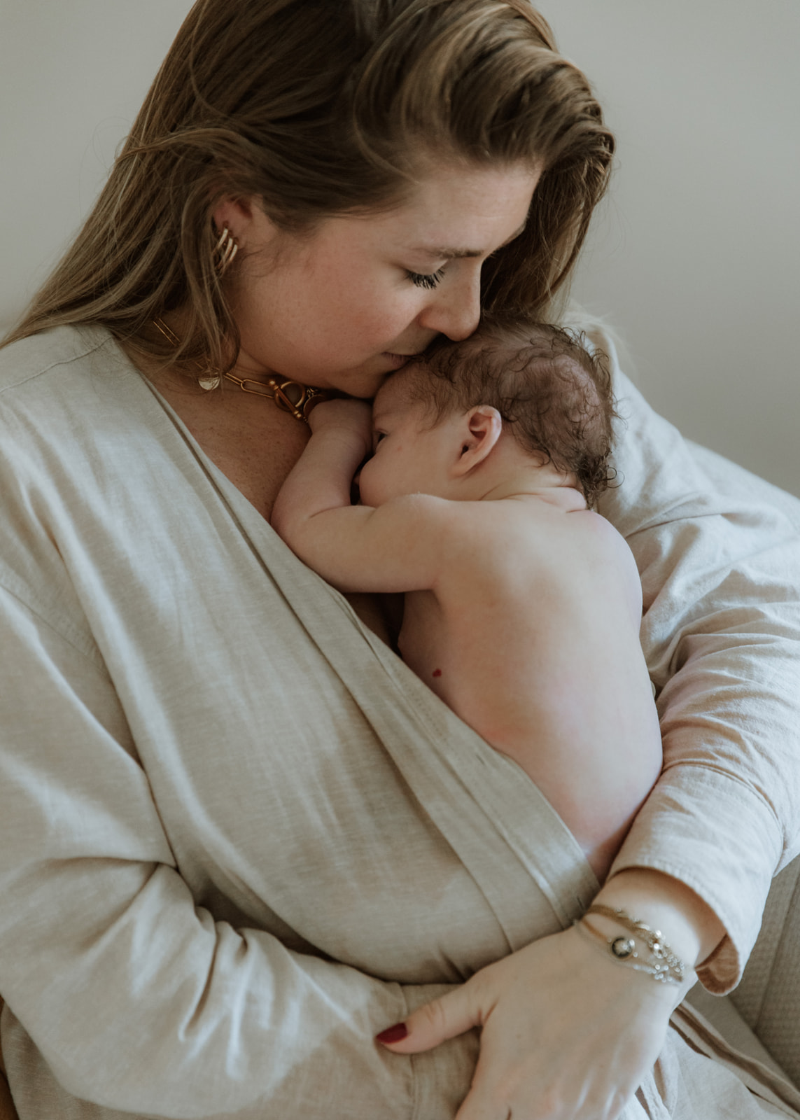 Maman et son nouveau-né lors d'un bain enveloppant — Entre-Deux, Enghien